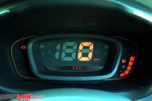 Renault-Kwid-review-37-digital-instrument-console