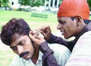 Roadside ear cleaner