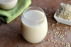 cow’s milk,10 Alternatives, Cow Milk, Milk, Dairy alternatives, Non-Dairy alternatives